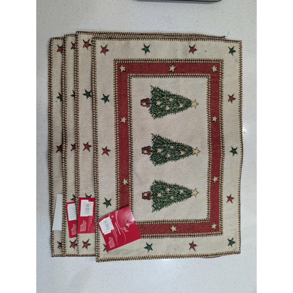 Holiday Style Tapestry Placemat Set Cream Christmas Tree 4-Piece 13x19 NEW